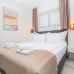Azalea Dalmacija Luxury And *