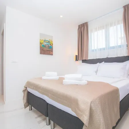 Azalea Dalmacija Luxury And Apartment Primošten