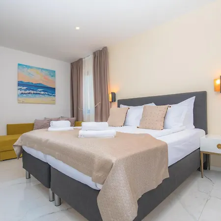 Azalea Dalmacija Luxury And *