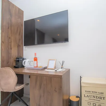 Azalea Dalmacija Luxury And 普利莫顿