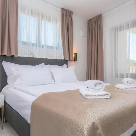 Azalea Dalmacija Luxury And