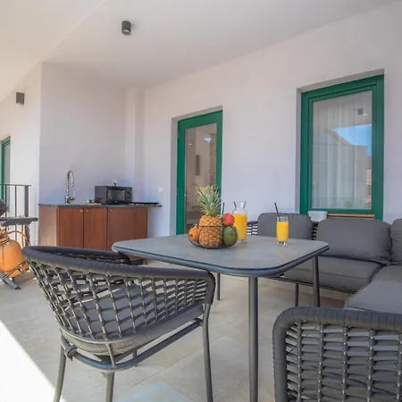 Azalea Dalmacija Luxury And Daire *