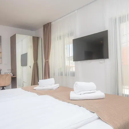 Azalea Dalmacija Luxury And *