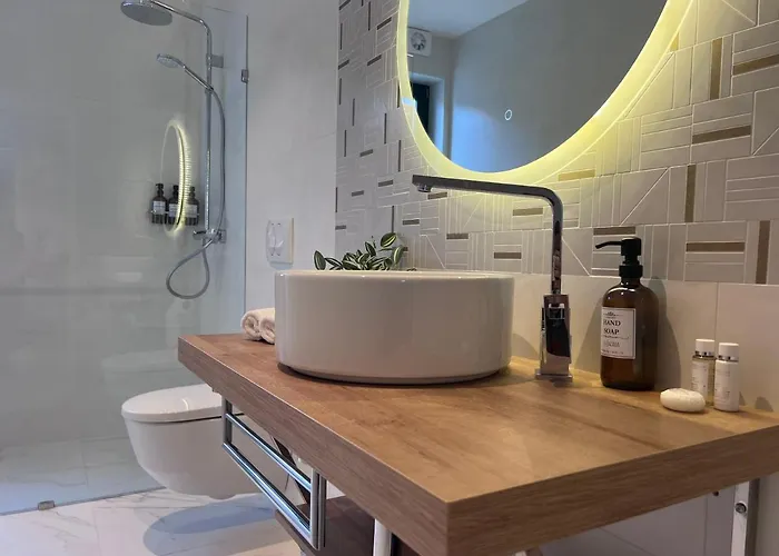 Azalea Dalmacija Luxury And *