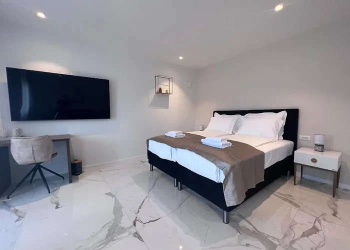 Azalea Dalmacija Luxury And Primošten