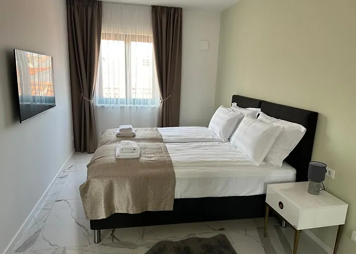 Azalea Dalmacija Luxury And * Primošten