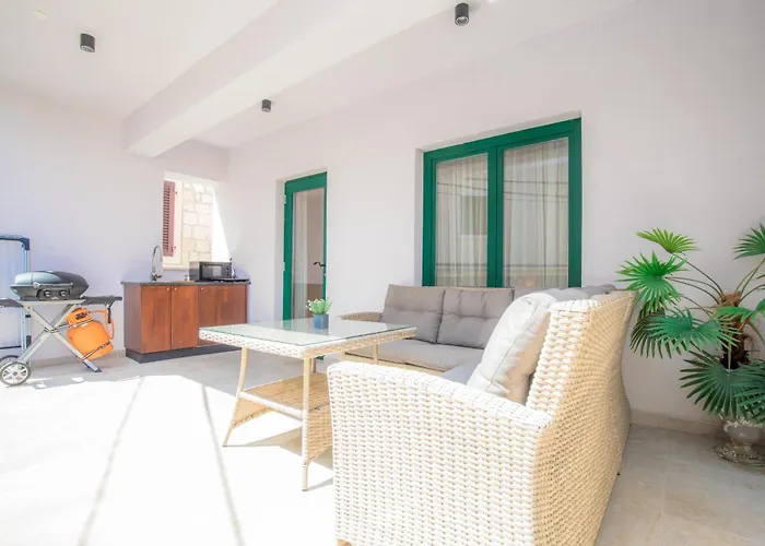 Azalea Dalmacija Luxury And