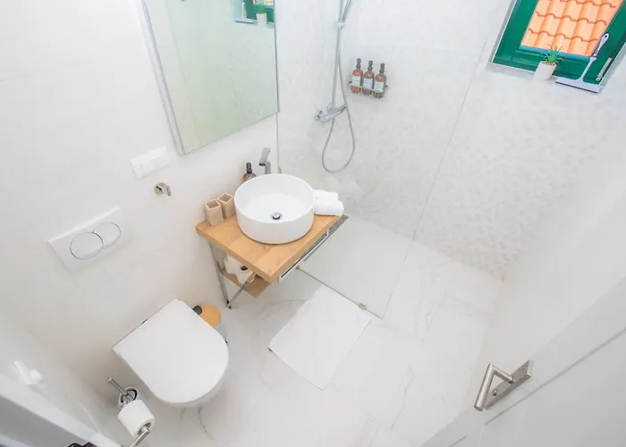 Azalea Dalmacija Luxury And * Primošten