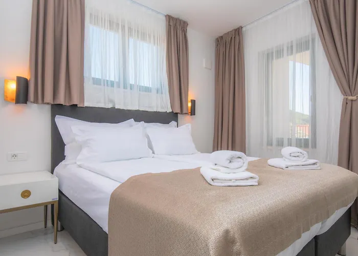 Azalea Dalmacija Luxury And