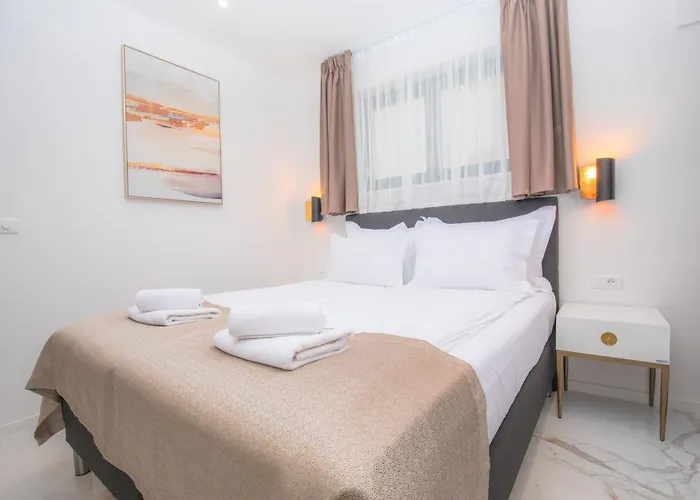 Azalea Dalmacija Luxury And *